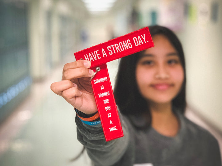 HAVE A STRONG DAY. | MENTAL HEALTH | (RED)FLIGHT KEYCHAIN - LOVE, ANXIETY, DEPRESSION - HAVE A STRONG DAY. 