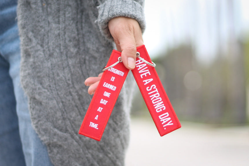 HAVE A STRONG DAY. | MENTAL HEALTH | (RED)FLIGHT KEYCHAIN - LOVE, ANXIETY, DEPRESSION - HAVE A STRONG DAY. 